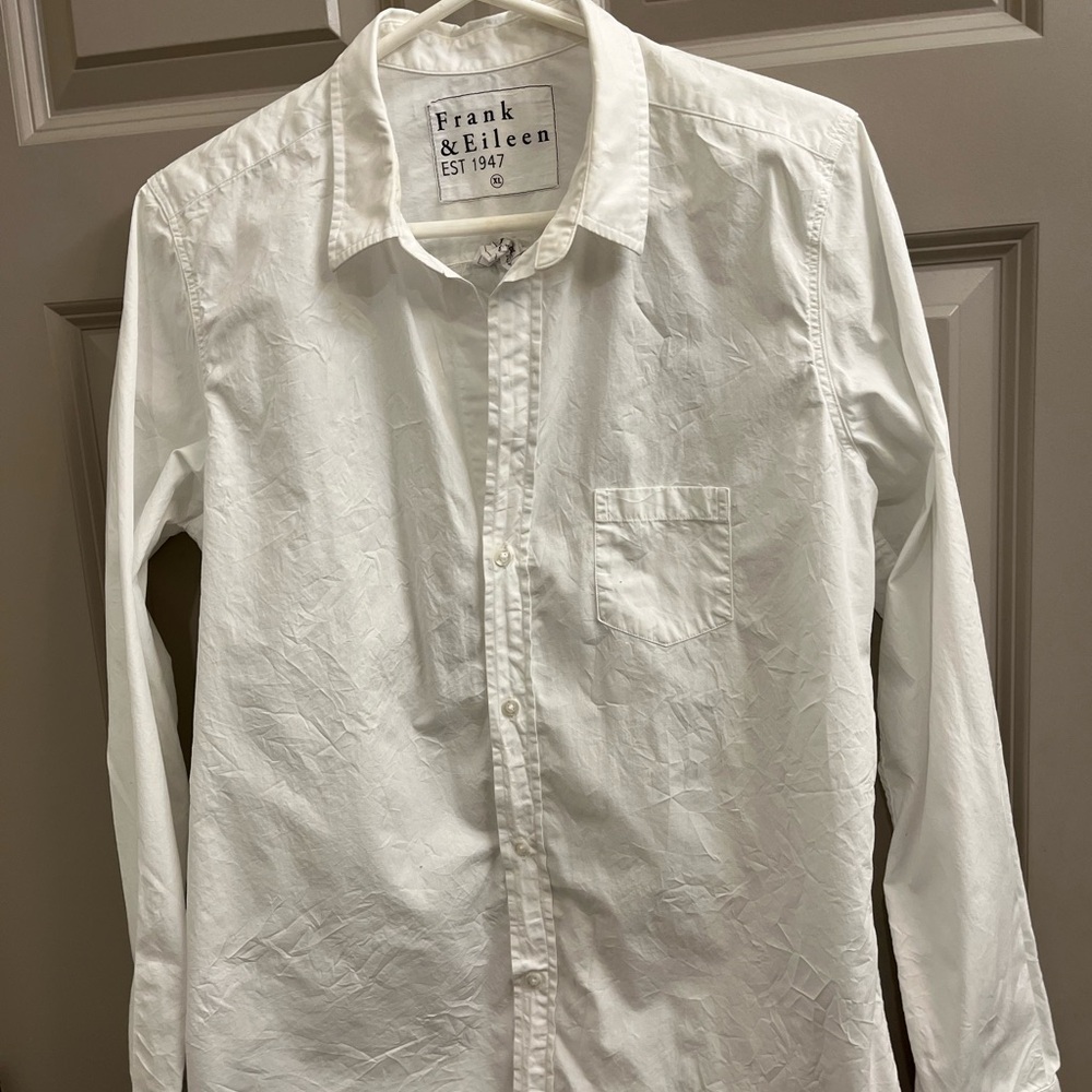 Frank and Eileen white wrinkled shirt size L